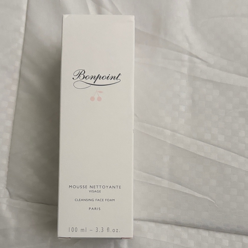 Bonpoint White Cleansing Foam with Light Pink Logo
